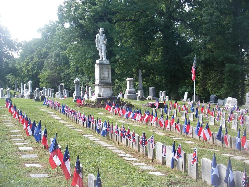 799px-LoudonParkCem.ConfedMemDay.2012.flags.20120602